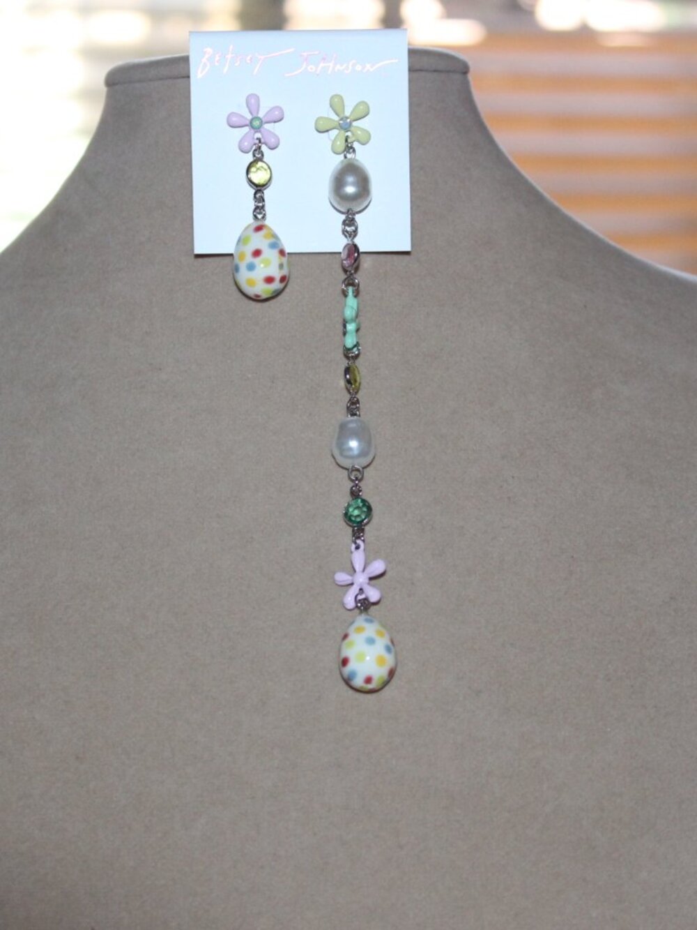 NWT Betsey Johnson bib statement necklace and matching earrings set. STUNNING! - Picture 2 of 15